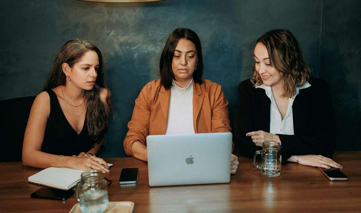 Mentoring: Hľadanie mentora, ktorý by poskytol podporu a rady