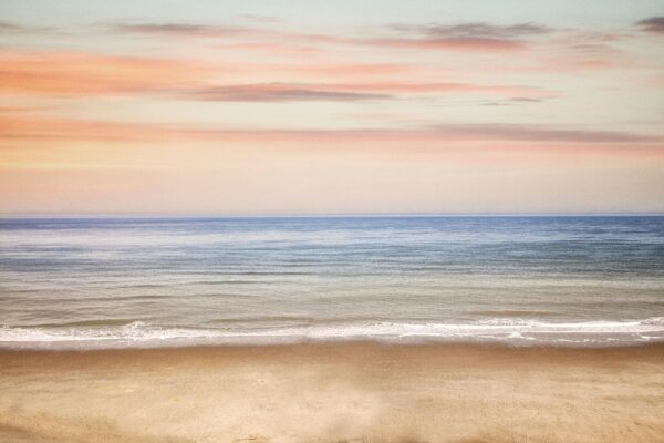 Kreditná vs. debetná karta: Kritická analýza rizík pre zadlženie a finančnú stabilitu